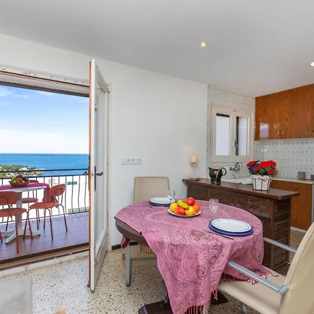 Apartment Neptuno By Interhome